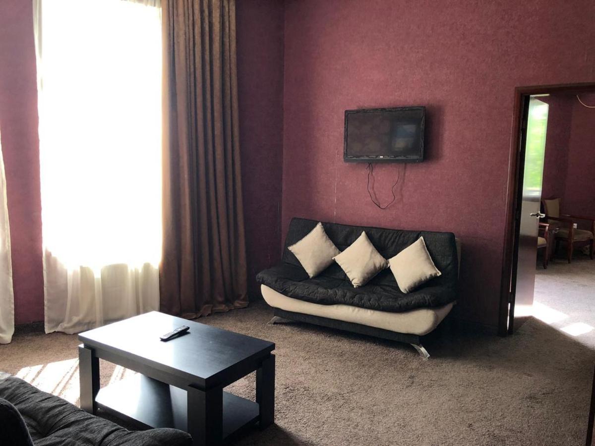 Hotel Vaki Tiflis Dış mekan fotoğraf