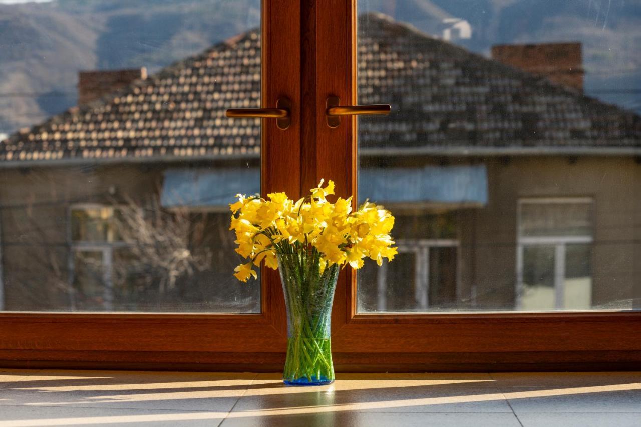 Hotel Vaki Tiflis Dış mekan fotoğraf