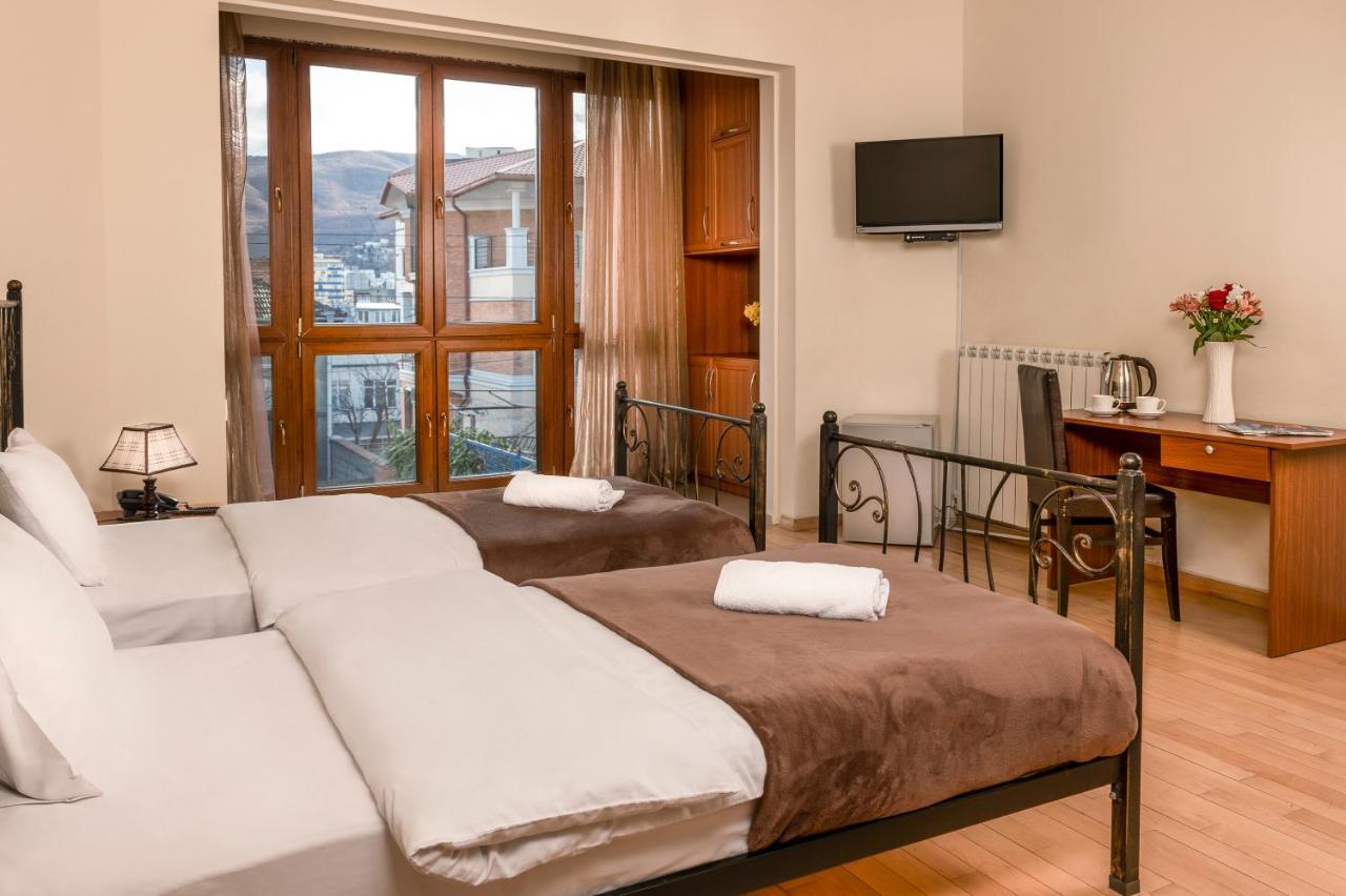 Hotel Vaki Tiflis Dış mekan fotoğraf