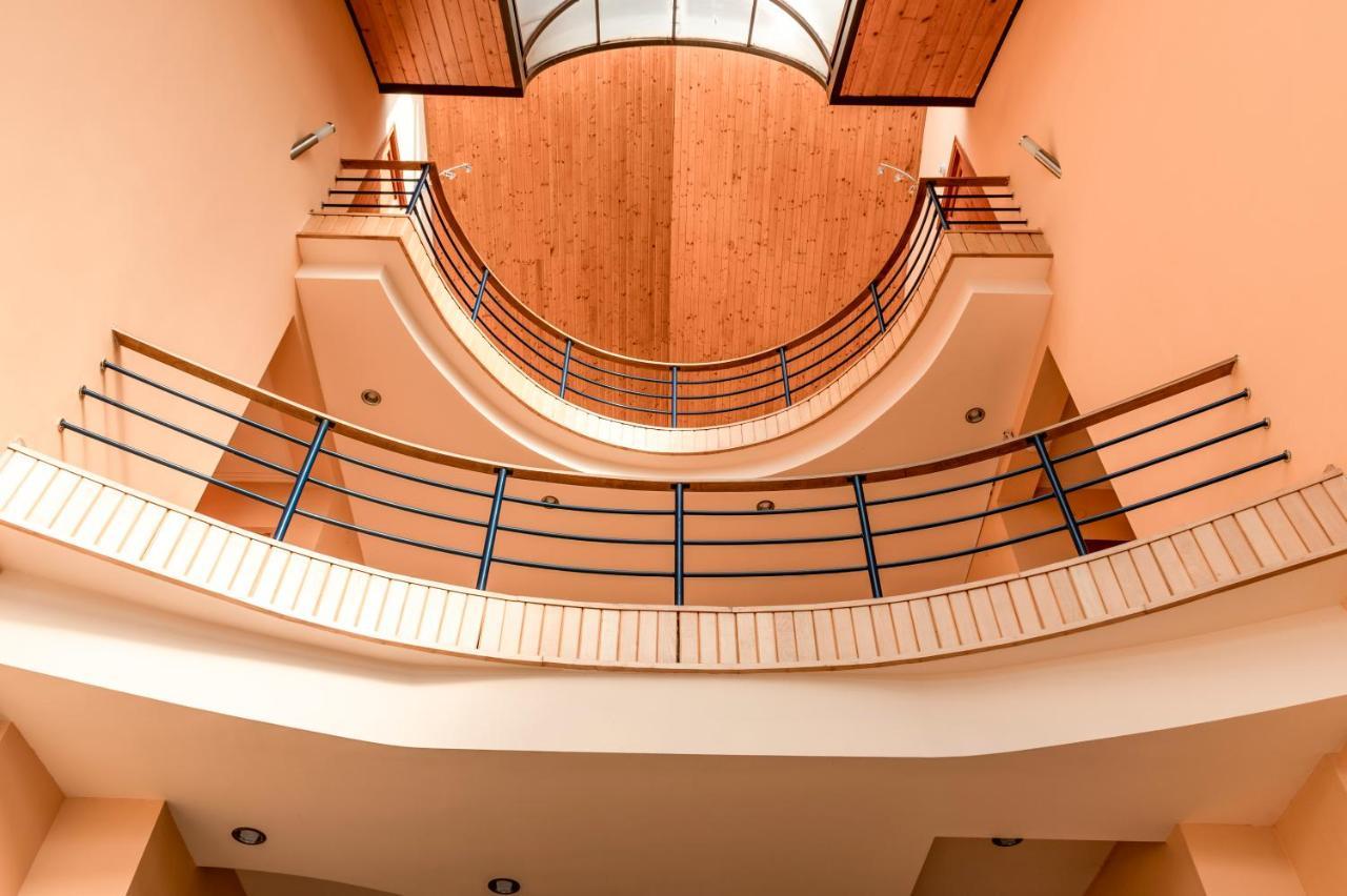 Hotel Vaki Tiflis Dış mekan fotoğraf