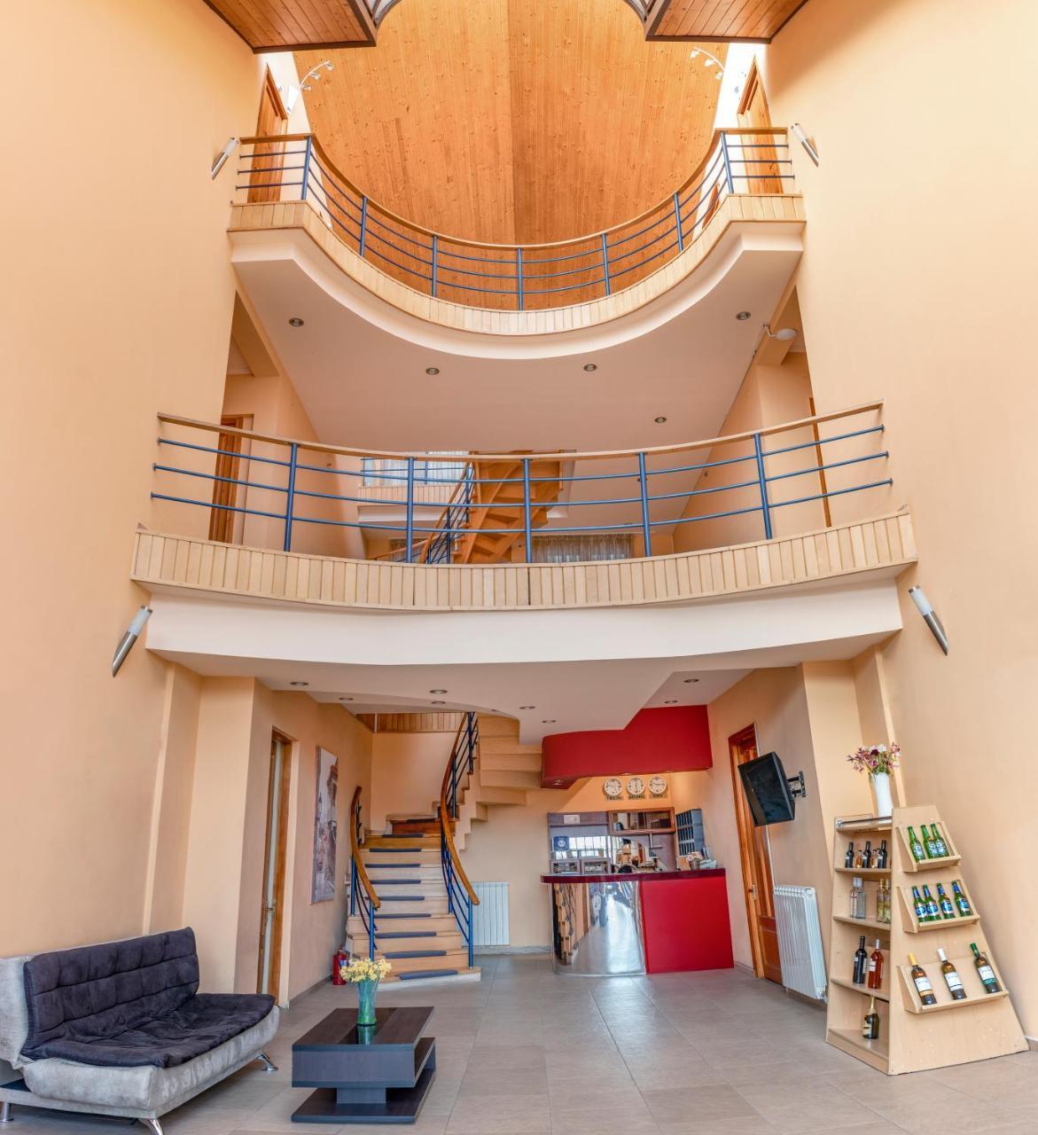 Hotel Vaki Tiflis Dış mekan fotoğraf