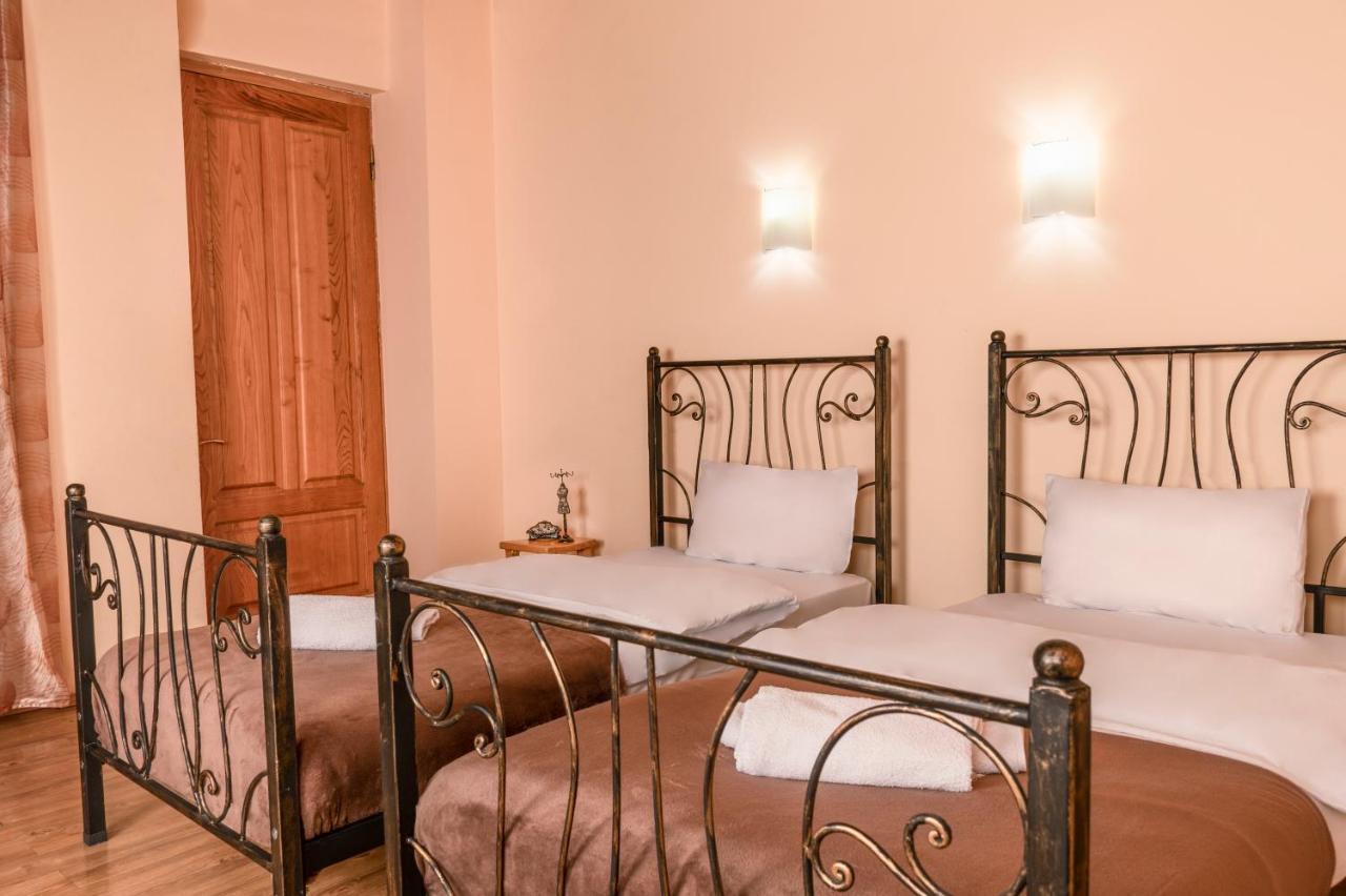 Hotel Vaki Tiflis Dış mekan fotoğraf