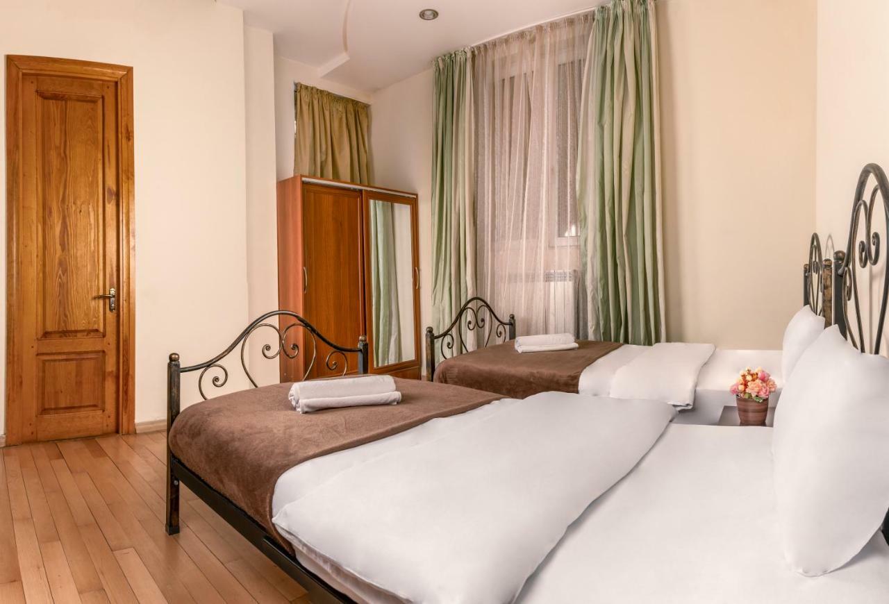 Hotel Vaki Tiflis Dış mekan fotoğraf