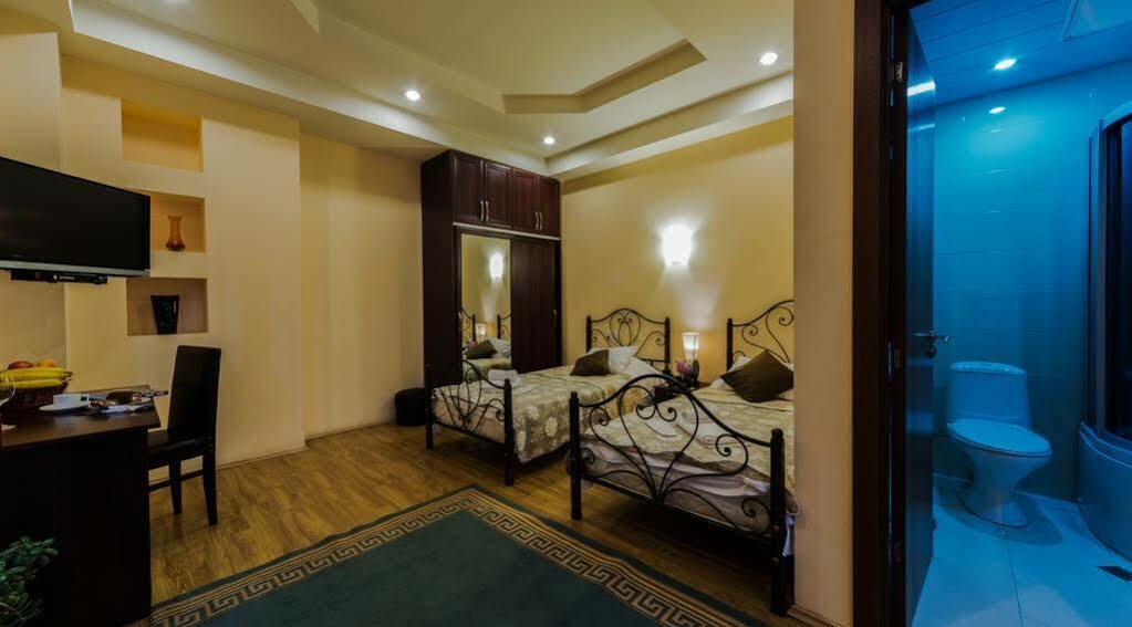 Hotel Vaki Tiflis Dış mekan fotoğraf